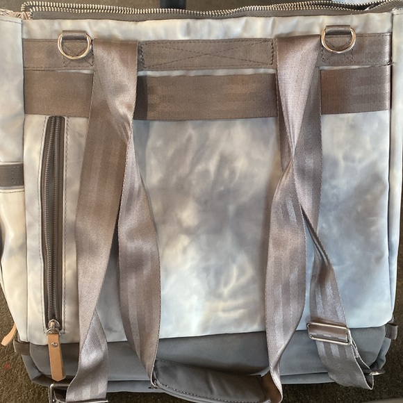 Petunia Pickle Bottom Bag - Picture 3 of 4